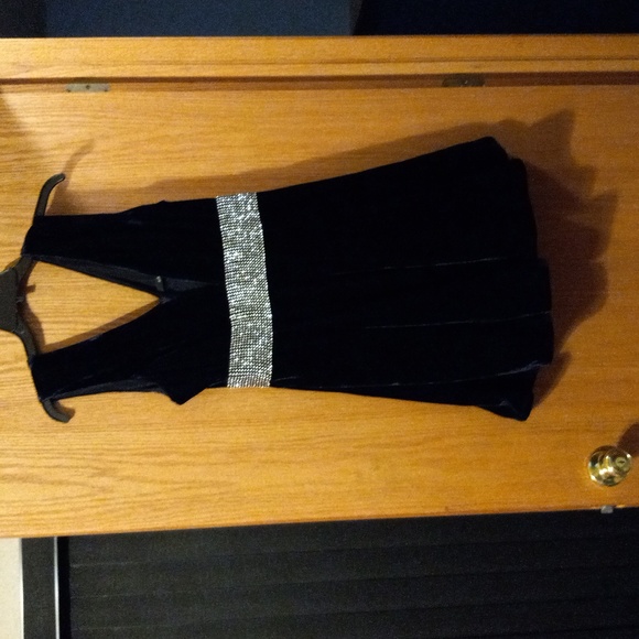 Ark & Co Dresses & Skirts - Womens ark & Co sleeveless  velvet glitter waist dress
